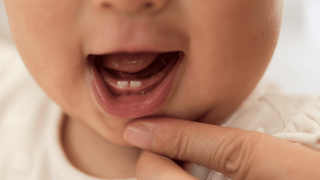 Breastfeeding After Your Baby Gets Teeth 